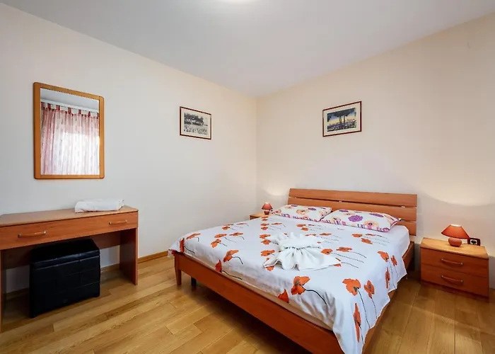 Apartments Gulic